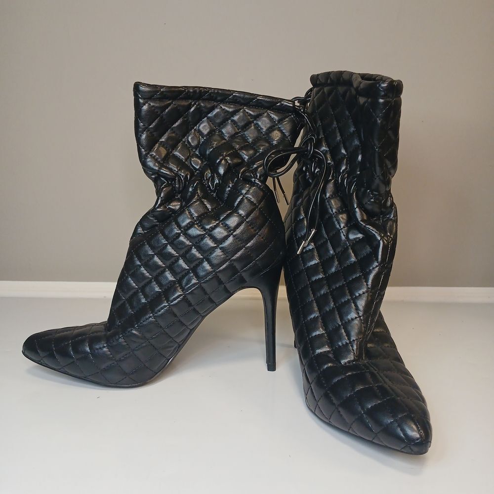 Black Quilted Cinched Ankle Pointed Toe Heeled Stiletto Boot 10M NWOT